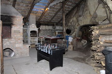 Hungrie Privát Egerszalók, Extérieur